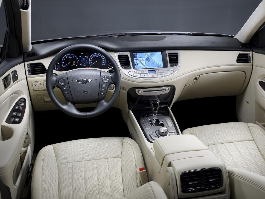  Hyundai Genesis Prada 2011 года  (фото 4 из 15)